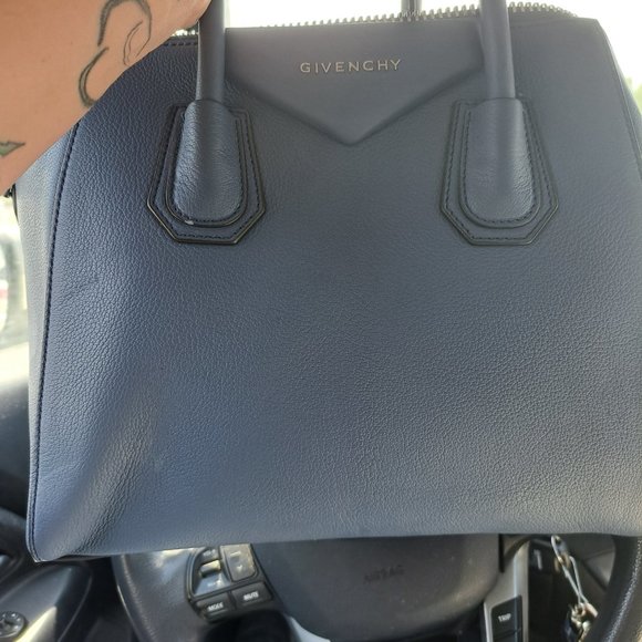 Givenchy hand bag - Picture 4 of 8